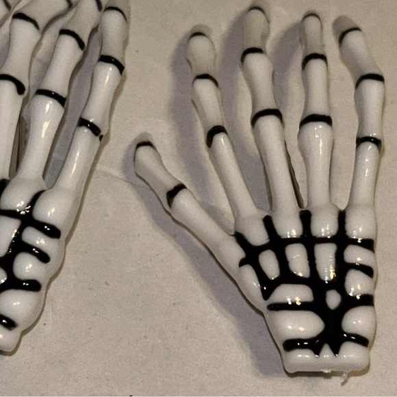Skeleton Hand Hair Clips Gothic Emo Punk Style Halloween Costume Bones Skeleton - Picture 6 of 9